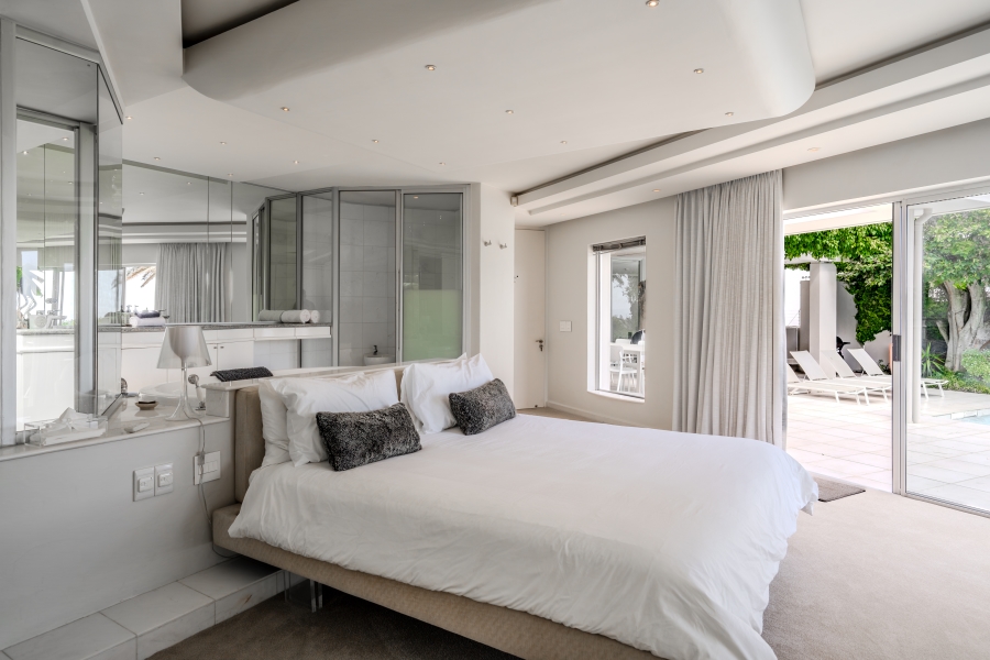 8 Bedroom Property for Sale in Camps Bay Western Cape
